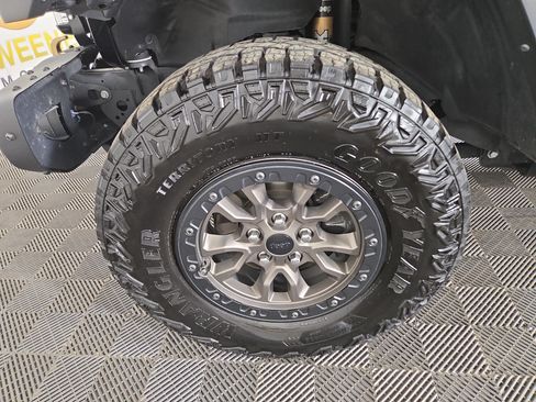 Used 2022 Jeep Wrangler Unlimited Rubicon w/ Trailer Tow Package AWD/4WD image 35