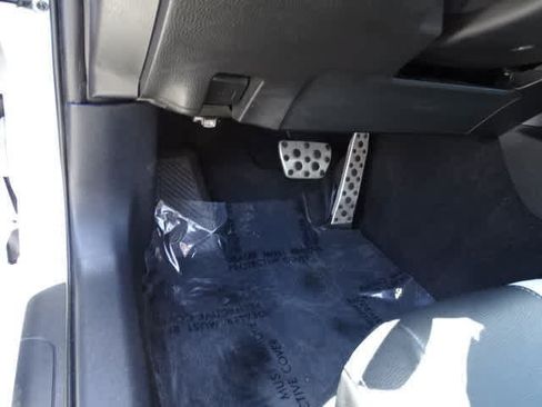 Used 2025 Toyota Camry SE FWD image 16