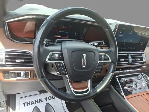 Used 2022 Lincoln Navigator Reserve AWD/4WD image 21