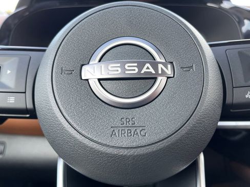 New 2025 Nissan Pathfinder Platinum image 5