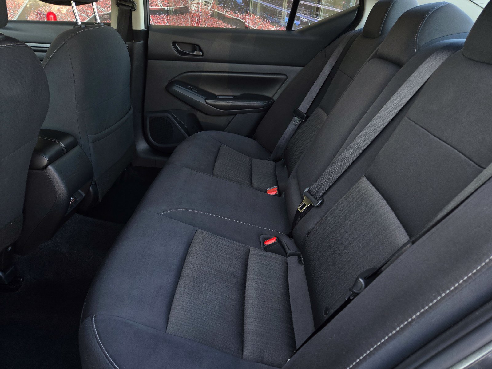 Used 2024 Nissan Altima 2.5 SV FWD image 11