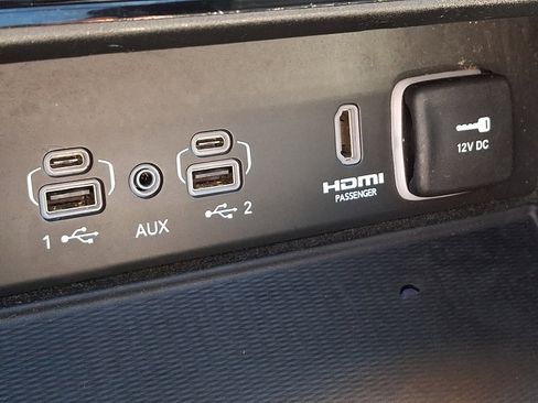 Certified 2022 Jeep Grand Cherokee Overland w/ Luxury Tech Group IV image 30