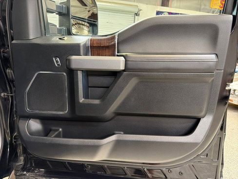 Used 2017 Ford F250 Platinum w/ Platinum Ultimate Package image 44