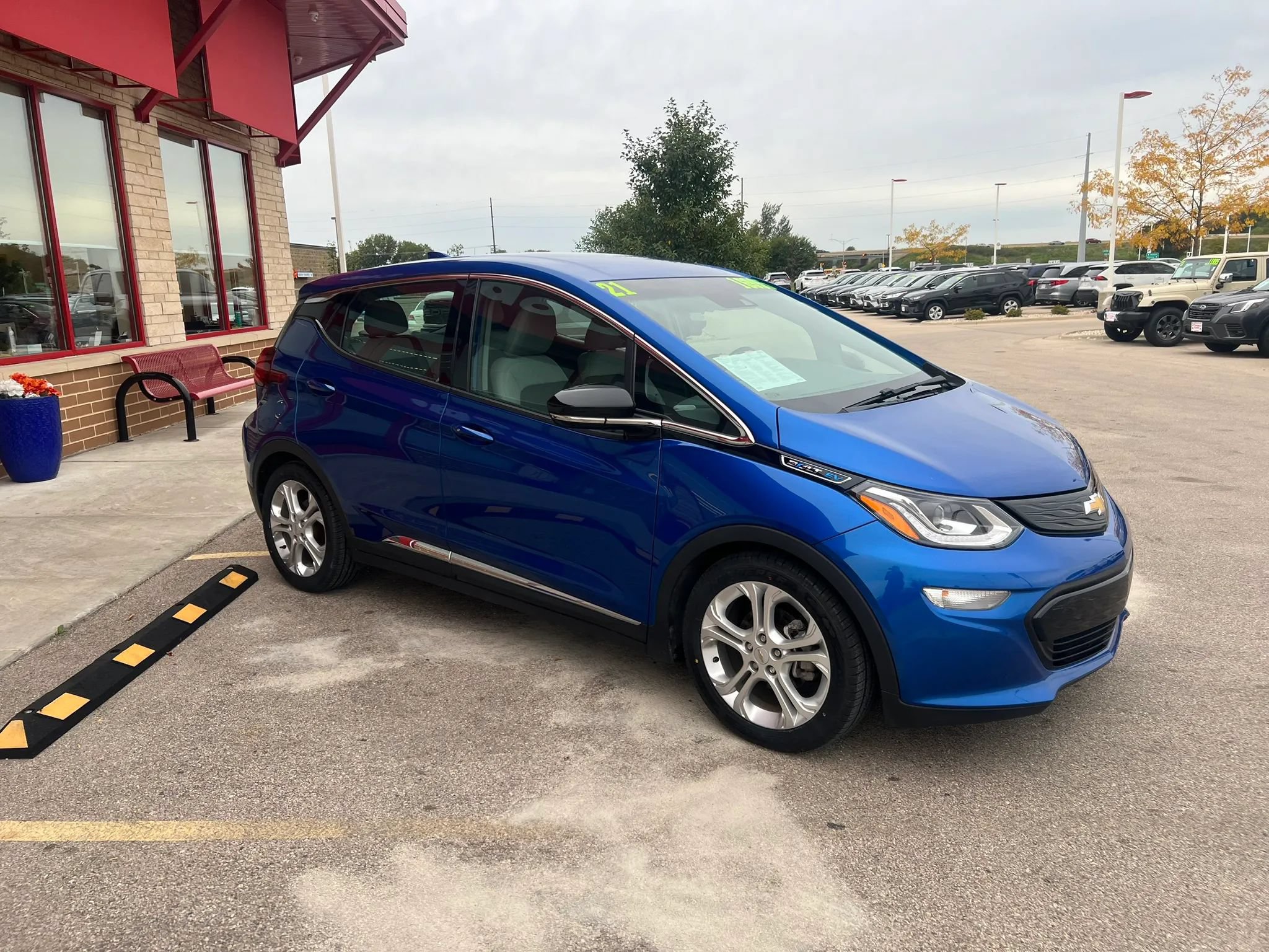 Used 2021 Chevrolet Bolt LT FWD image 3