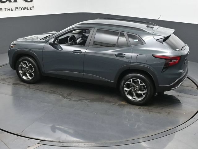 Used 2025 Chevrolet Trax LT FWD image 43
