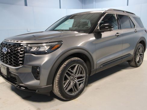 New 2026 Ford Explorer ST-Line w/ ST-Line Street Pack image 25