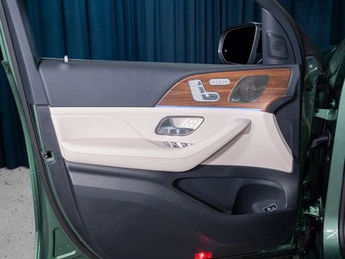 New 2026 Mercedes-Benz GLS 450 4MATIC image 13