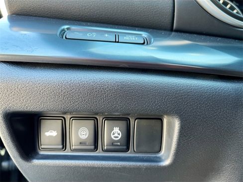 Used 2022 Nissan Maxima SR w/ Sport Mat Group image 10