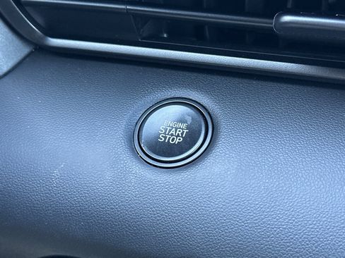 Used 2025 Hyundai Elantra Sport FWD image 21