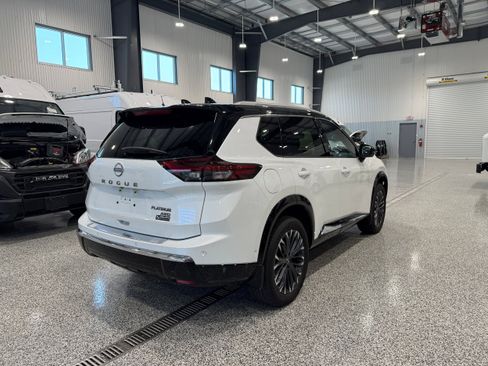 Used 2025 Nissan Rogue Platinum w/ Tech Package AWD/4WD image 5