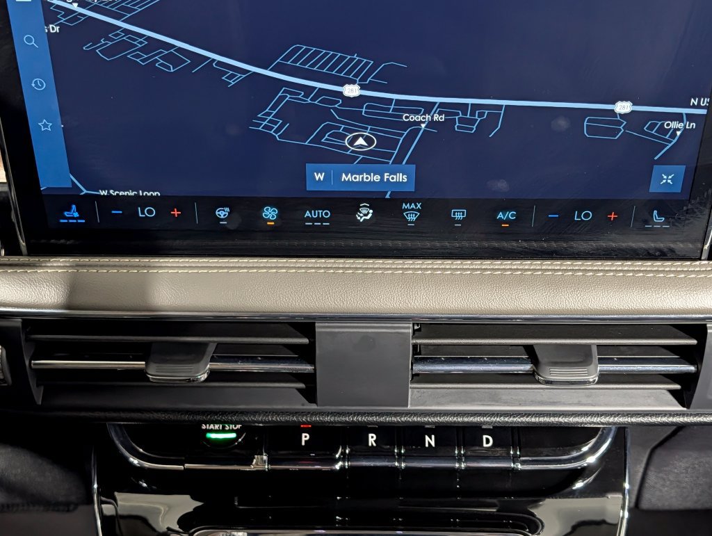 Used 2025 Lincoln Corsair Reserve AWD/4WD image 17