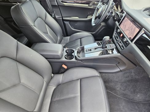 Certified 2026 Porsche Macan AWD/4WD image 15