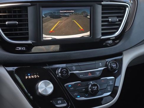 Used 2023 Chrysler Voyager LX FWD image 22