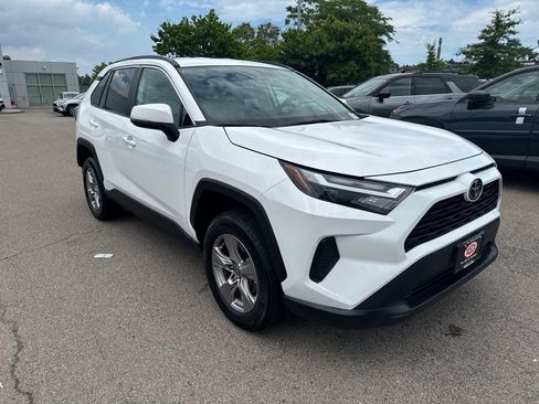 Used 2025 Toyota RAV4 XLE AWD/4WD image 10