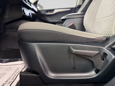 Used 2022 Ford Escape SE image 37