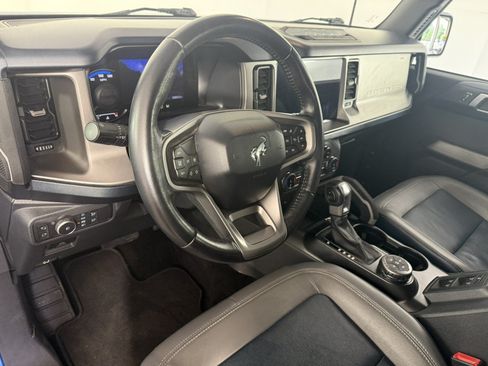 Certified 2022 Ford Bronco Outer Banks w/ Sasquatch Package AWD/4WD image 15