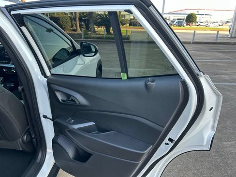 New 2026 Chevrolet Trax LT w/ Driver Confidence Package FWD image 13