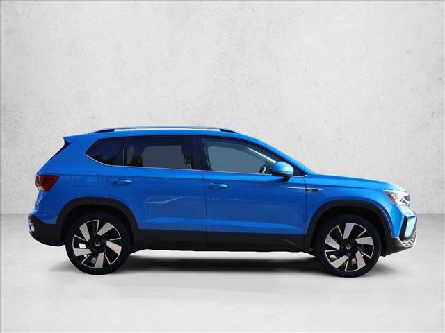 Used 2024 Volkswagen Taos SEL AWD/4WD image 4