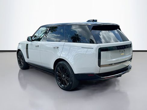 New 2025 Land Rover Range Rover SV image 3