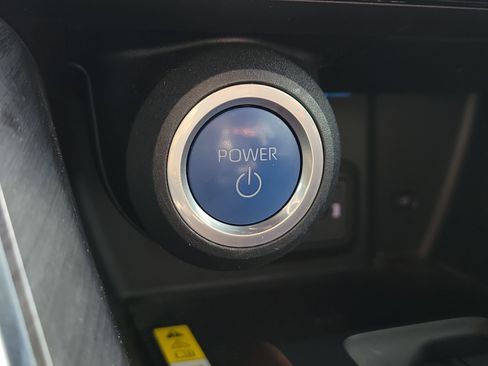 Used 2022 Toyota Venza Limited image 25