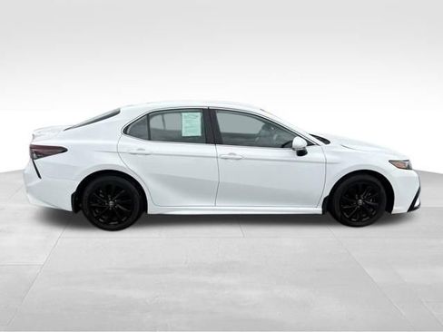 Used 2024 Toyota Camry SE FWD image 9