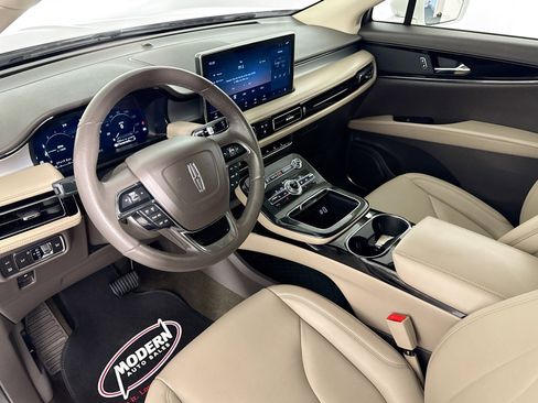 Used 2022 Lincoln Nautilus AWD w/ Premium Package image 5