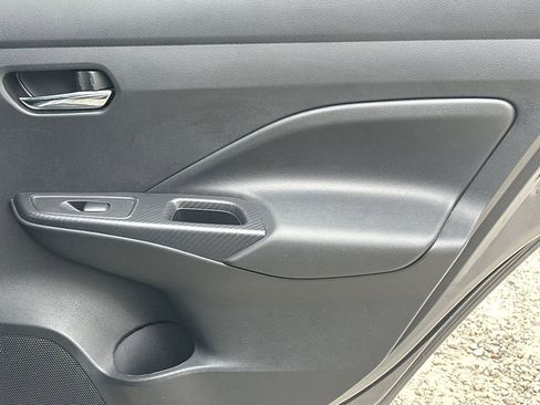 Used 2023 Nissan Versa SV image 19