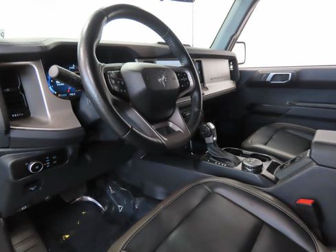 Used 2025 Ford Bronco Outer Banks AWD/4WD image 8