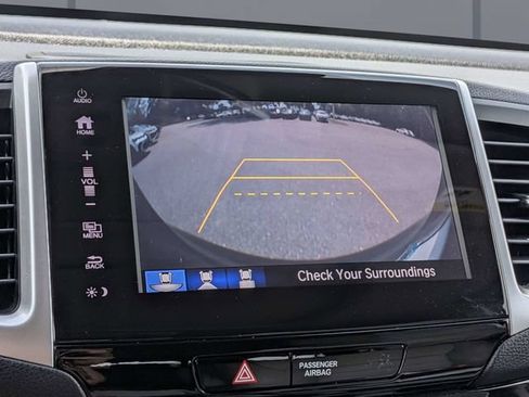Used 2018 Honda Pilot Touring image 26