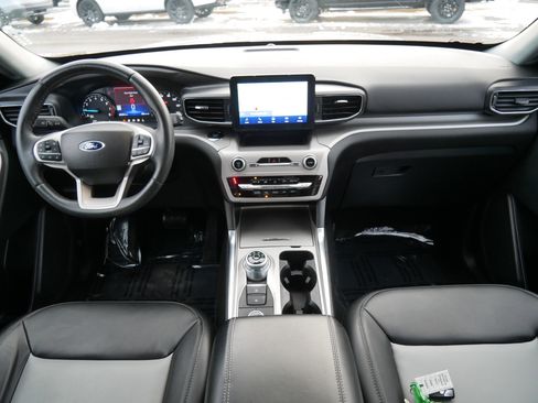 Certified 2023 Ford Explorer XLT w/ Equipment Group 202A image 10