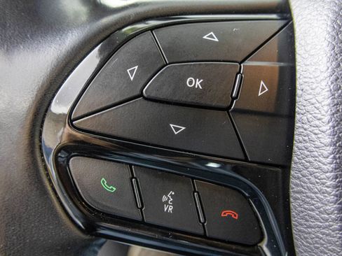 Used 2019 Jeep Cherokee Altitude image 33