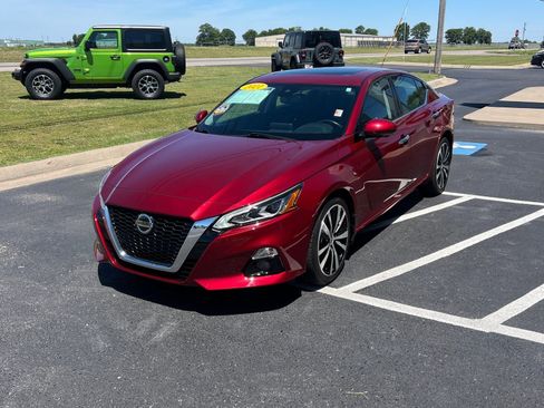Used 2021 Nissan Altima 2.5 Platinum AWD/4WD image 4