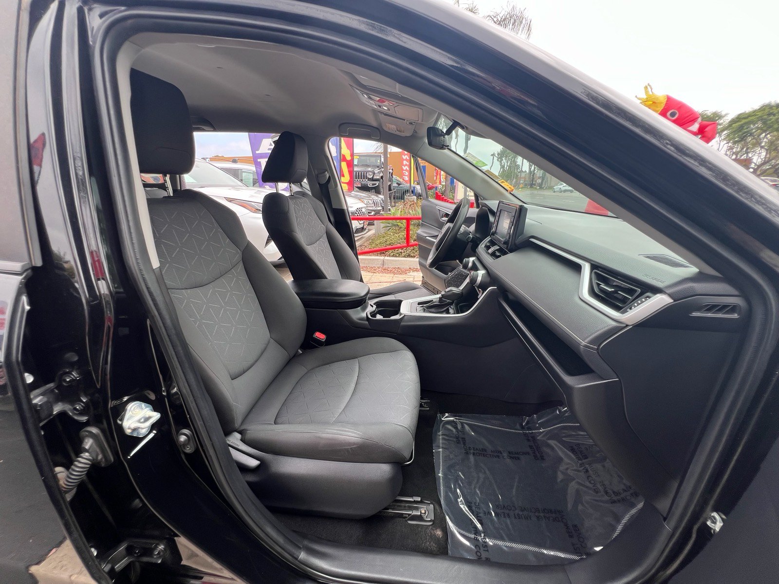 Used 2021 Toyota RAV4 XLE FWD image 27