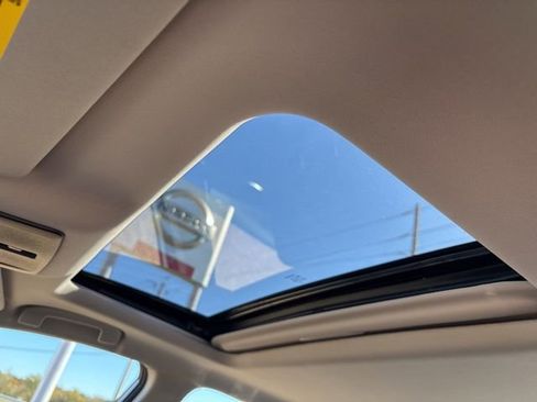 New 2025 Nissan Altima 2.5 SR w/ SR Premium Package image 23