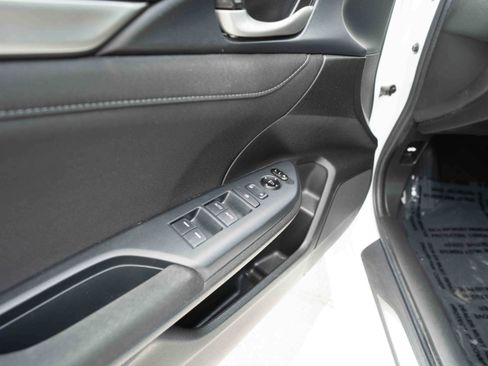 Used 2019 Honda Civic EX image 7