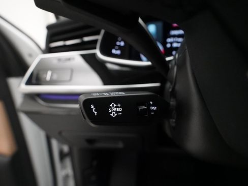 Used 2022 Audi Q7 3.0T Prestige image 24