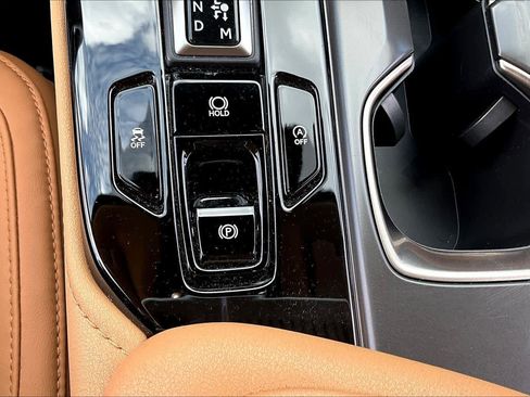 Used 2025 Lexus NX 250 FWD w/ Towing Package (2000 Lbs) image 32