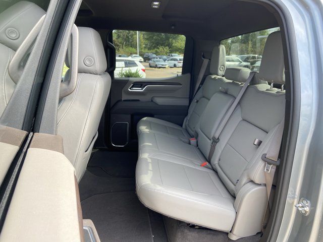 Used 2026 GMC Sierra 1500 SLT AWD/4WD image 18