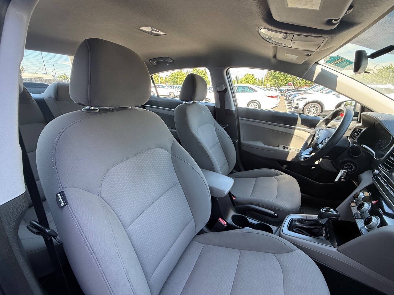 Used 2019 Hyundai Elantra SE FWD image 13