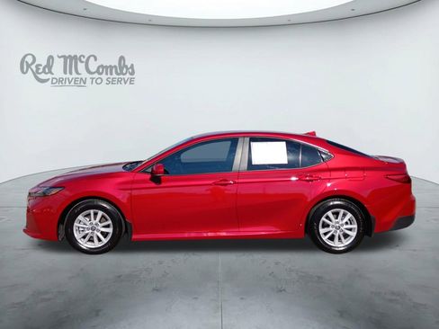 Used 2025 Toyota Camry image 2