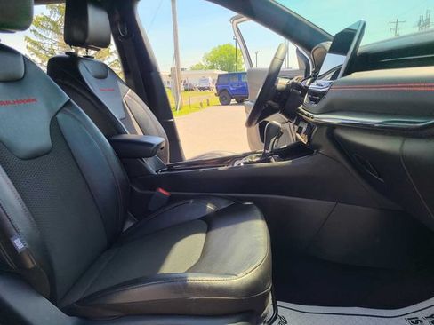 Used 2025 Jeep Compass Trailhawk AWD/4WD image 21