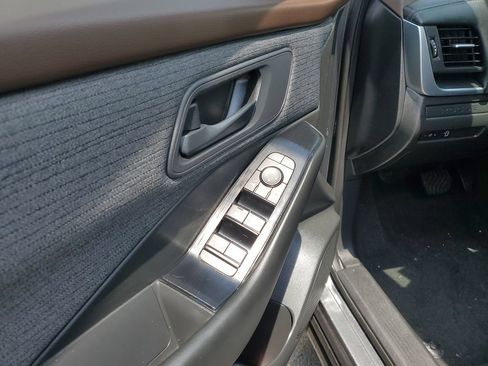 Certified 2023 Nissan Rogue S FWD image 8