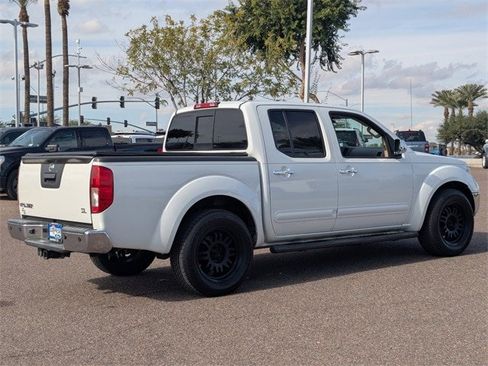 Used 2014 Nissan Frontier SL w/ SL Moonroof Package image 6
