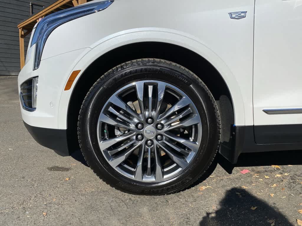 Used 2017 Cadillac XT5 Premium Luxury w/ Driver Assist Package AWD/4WD image 12