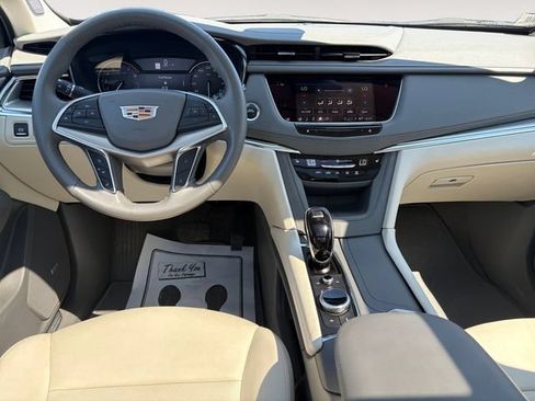 Used 2024 Cadillac XT5 Premium Luxury AWD/4WD image 10