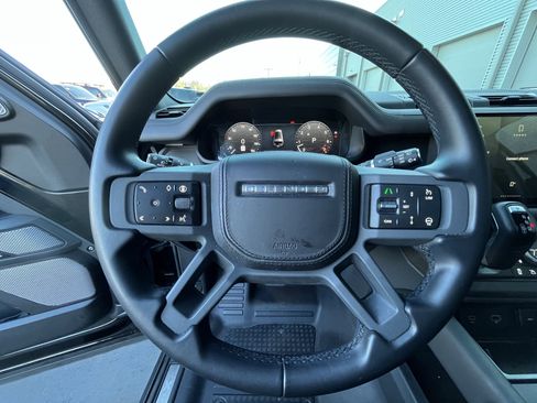 Certified 2024 Land Rover Defender 130 X-Dynamic SE image 17