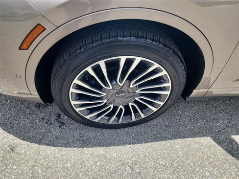 Used 2020 Lincoln Corsair Reserve w/ Equipment Group 202A AWD/4WD image 9