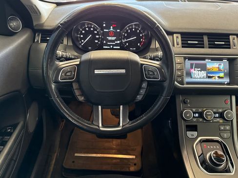 Used 2018 Land Rover Range Rover Evoque SE image 14