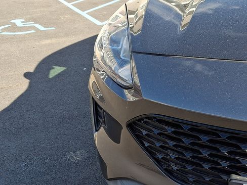 Used 2020 Ford Escape SE Sport image 10