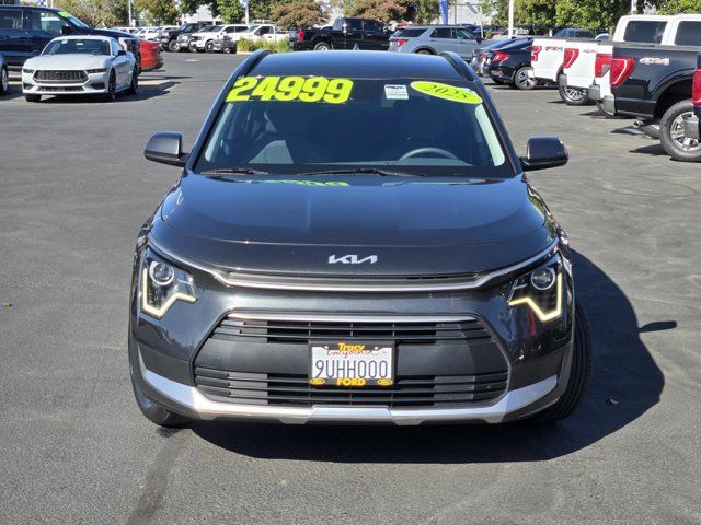 Used 2025 Kia Niro LX FWD image 2